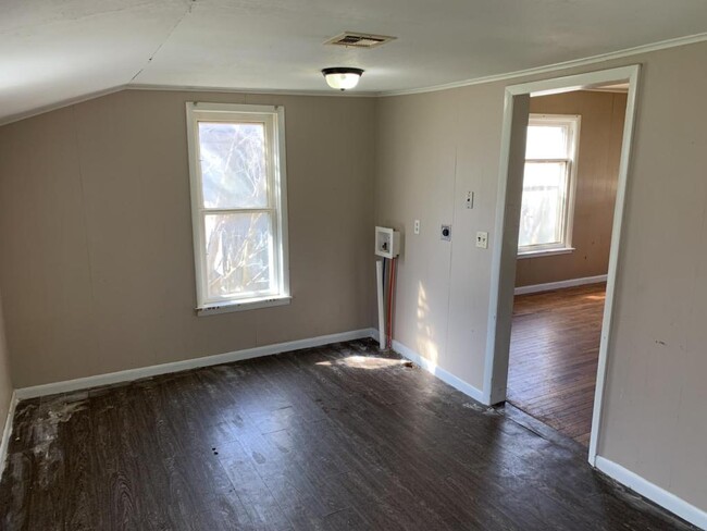 Building Photo - 1224 Delaware