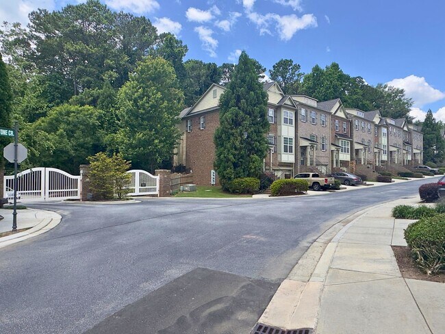 Building Photo - 3 bedroom 3 bath  Townhouse in Cobblestone...
