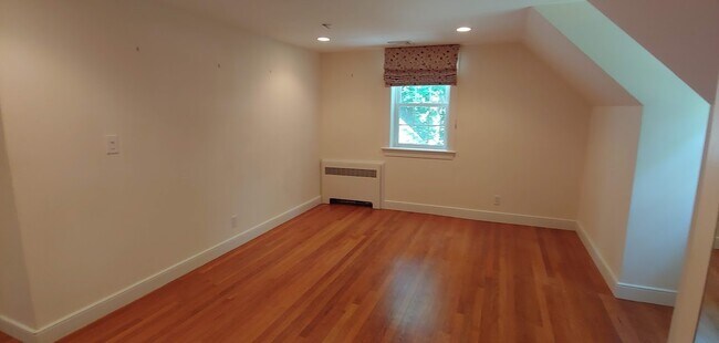 Building Photo - ***Please Respond Directly to the Online Listing, Calls May Not Be Returned***