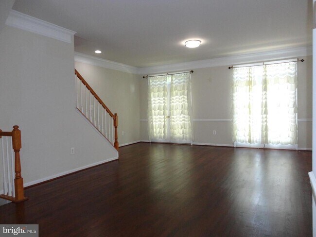 Building Photo - 24699 Kings Canyon Square
