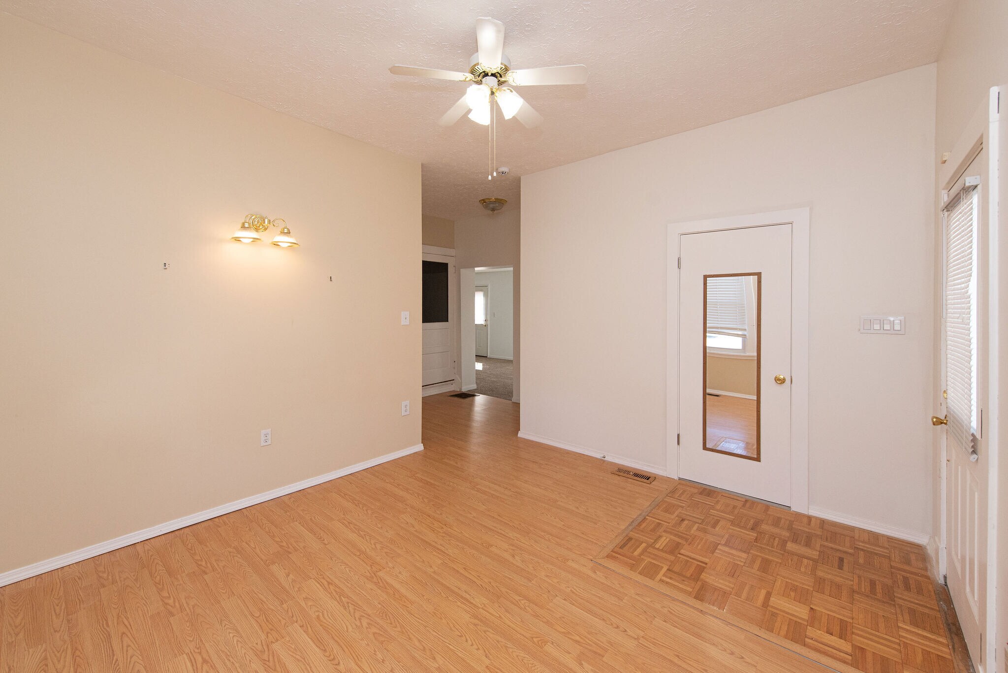 Building Photo - 718 Wachendorf St