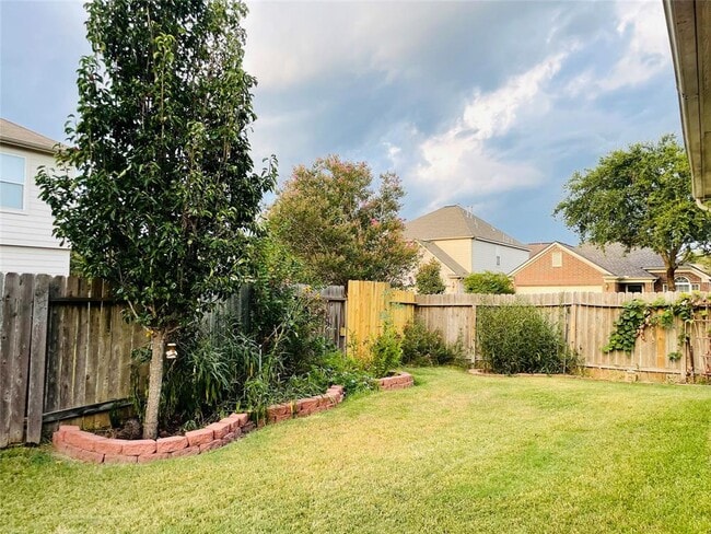 Building Photo - 19310 Hillside Springs Cir