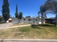 Building Photo - Move in Ready in  Hanford 3 bedroom, 1 bath with large yard!