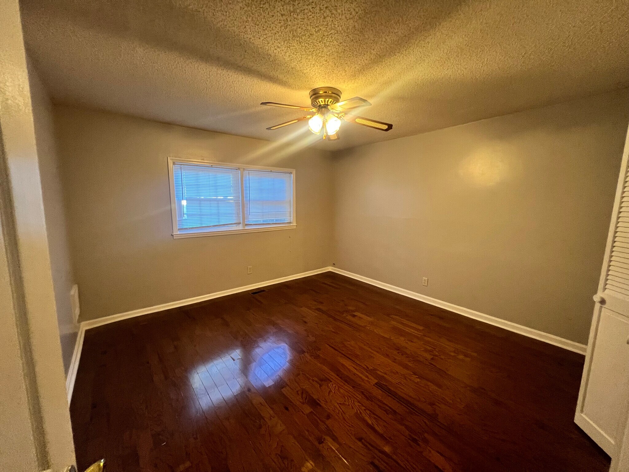 Building Photo - 333 Chapman Rd