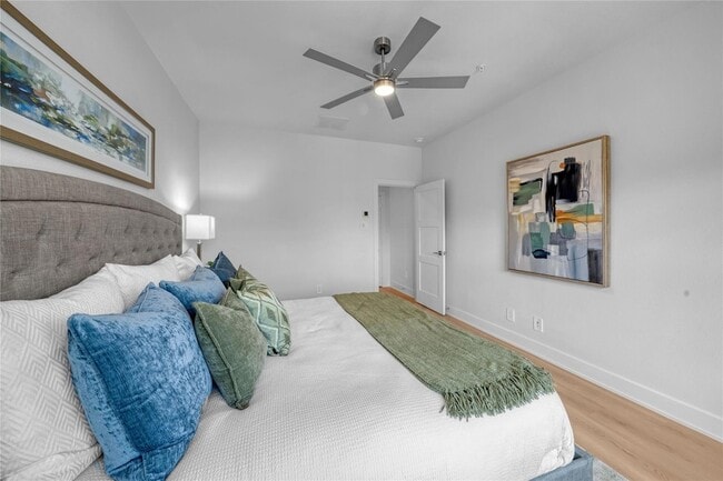 Building Photo - 13351 Goodland St