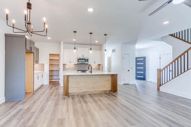 Building Photo - 8441 W 37th Ct N