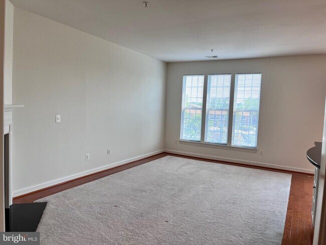 Building Photo - 5605 Harrington Falls Ln