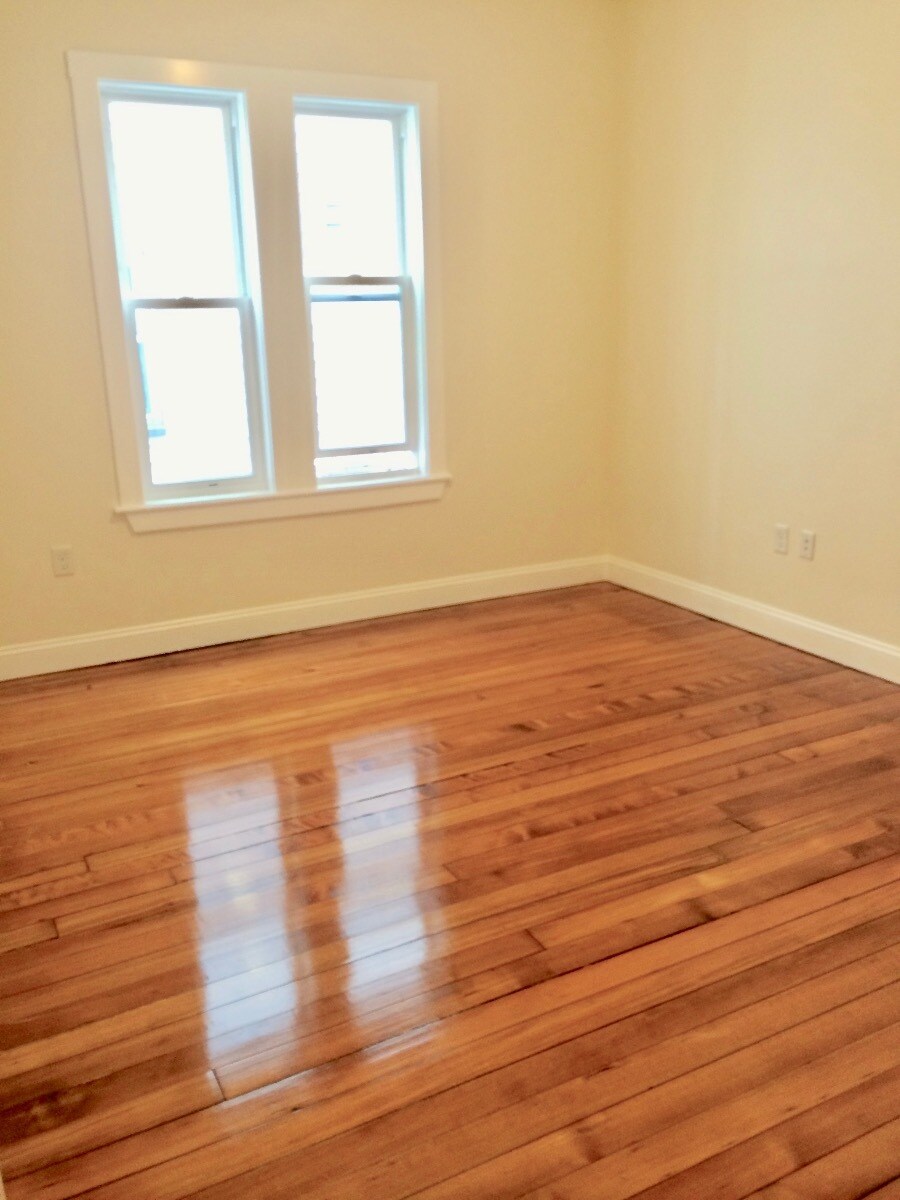 Building Photo - 1085 Dorchester Ave