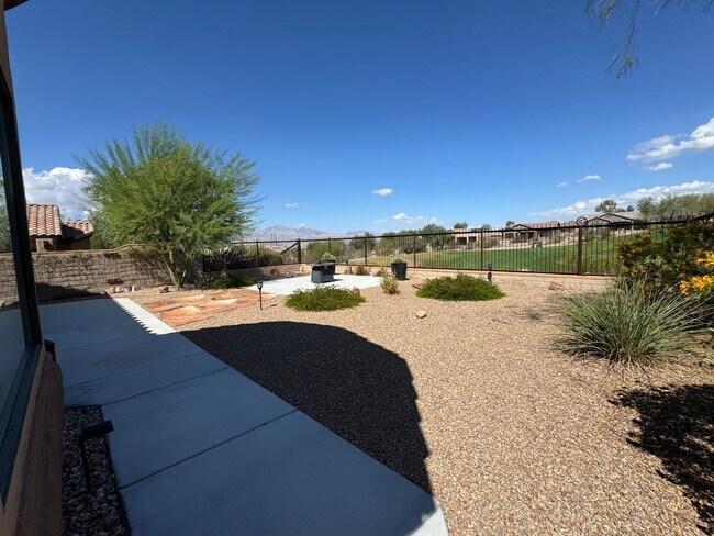 Building Photo - Luxurious Furnished Golf Course Short-Term Rental