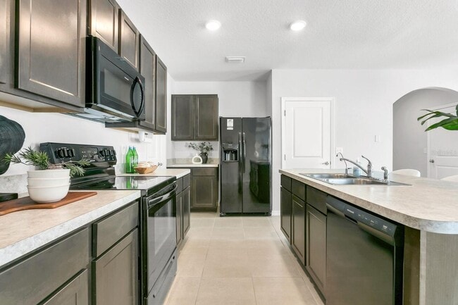 Building Photo - Beautiful 2 Story Home!!