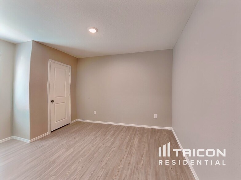 Building Photo - 10247 Devon Wheel St