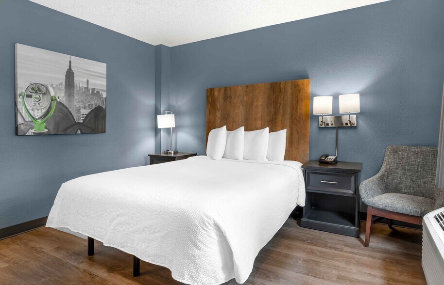 Building Photo - Furnished Studio-Union City - Dyer St.