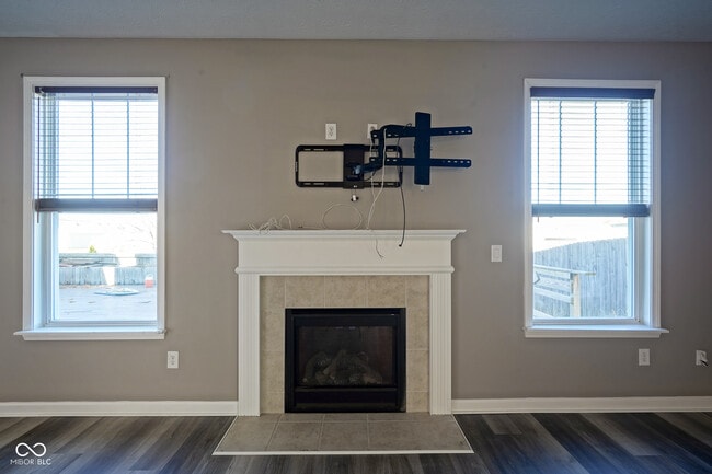 Building Photo - 5764 Bluff View Ln