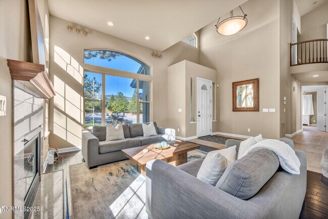 Building Photo - 1520 Taos Ln