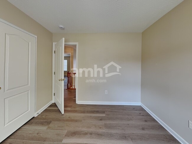 Building Photo - 1205 Emery Ridge Dr