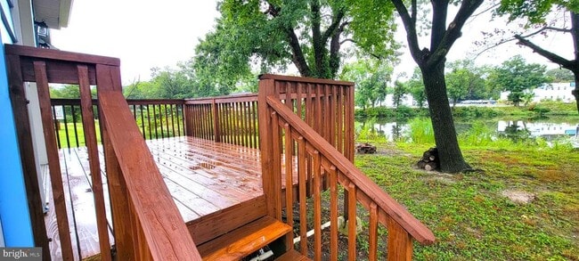 Building Photo - 104 Middleneck Ln