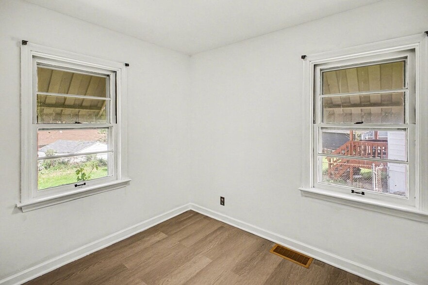 Building Photo - 10205 St Daniel Ln