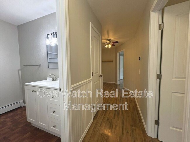 Building Photo - 6121 De Armoun Rd