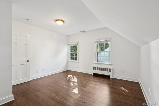 Building Photo - 71 Tamarack Rd