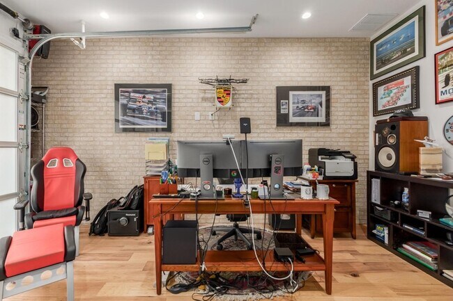 Building Photo - 16510 N 92nd St