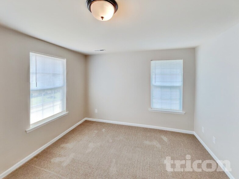 Building Photo - 4676 Midstream Crossing Dr
