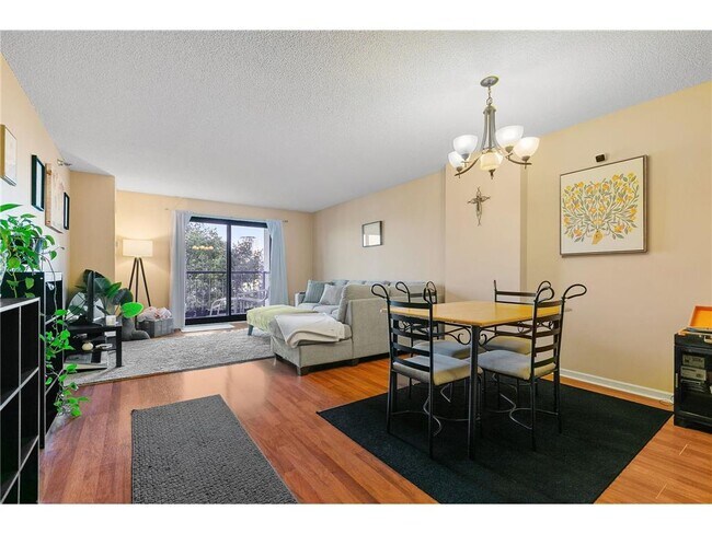 Building Photo - 401 S 1st St