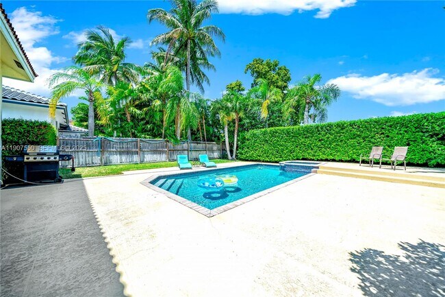 Building Photo - 1241 S 13th Ave