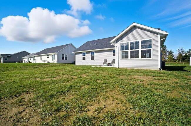 Building Photo - 557 Cannondale Ave