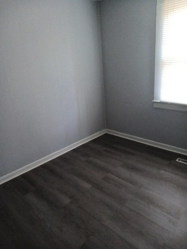 Building Photo - 216 Charlotte Ave