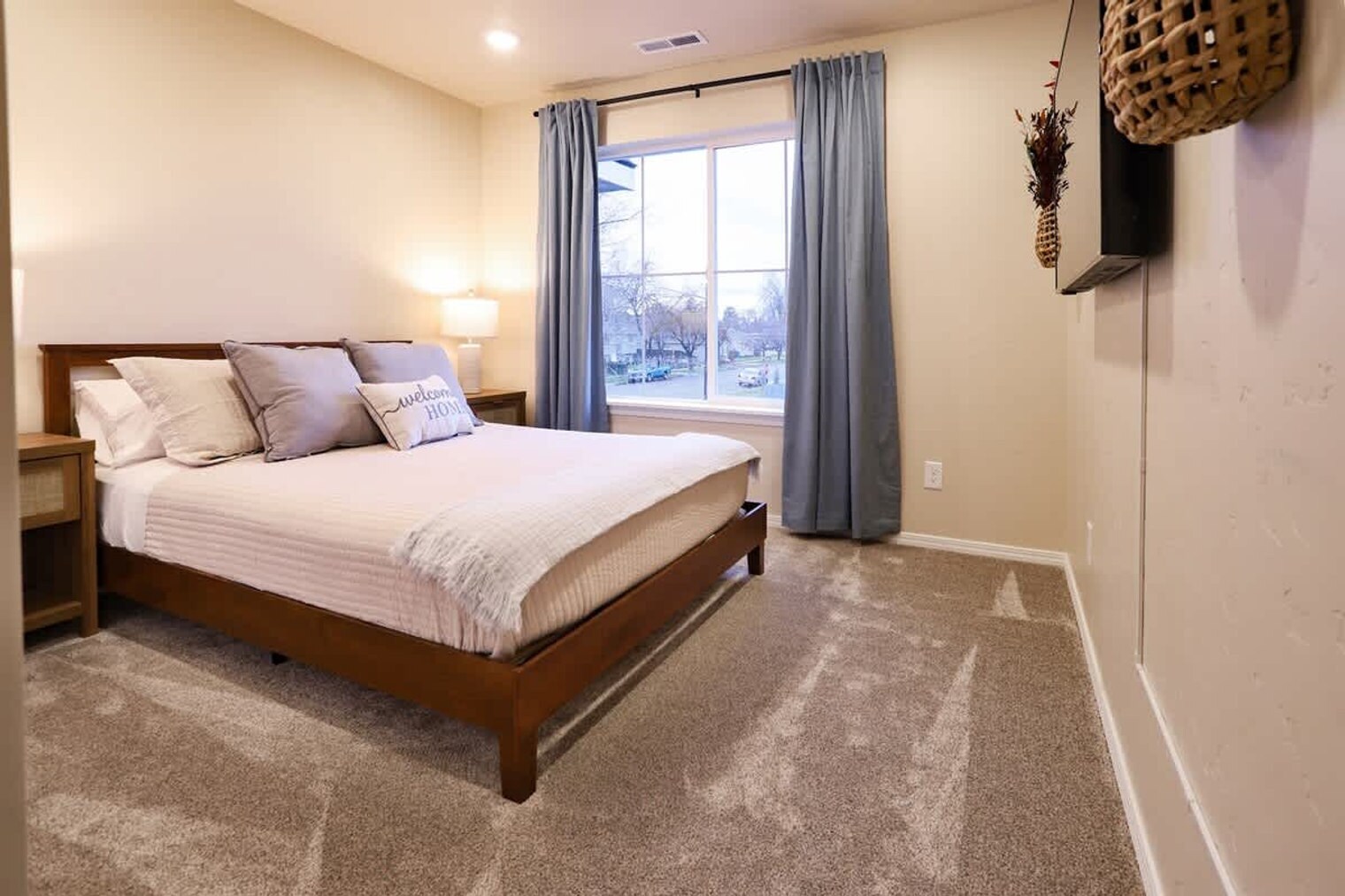 Building Photo - 717 E Elgin St