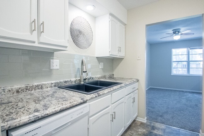 Building Photo - 10724 W 88th Terrace