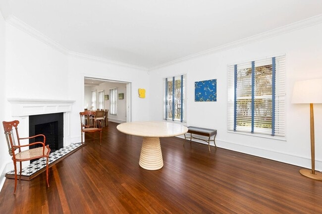 Building Photo - 133-135 Toylsome Ln