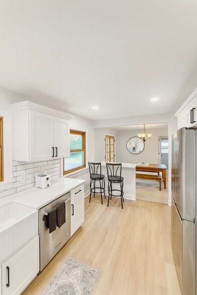 Building Photo - 1805 Beaconwood Ave