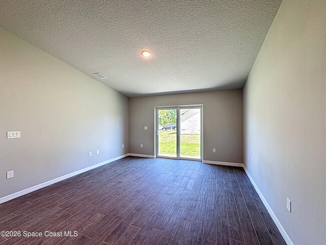 Building Photo - 1101 San Filippo Dr SE