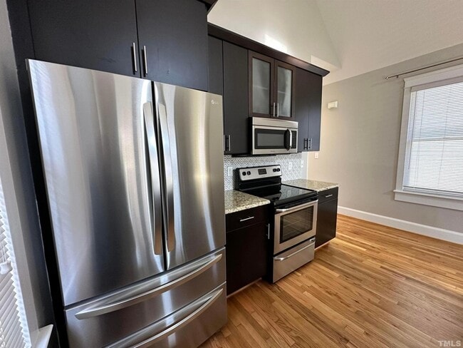 Building Photo - 614 Dorothea Dr