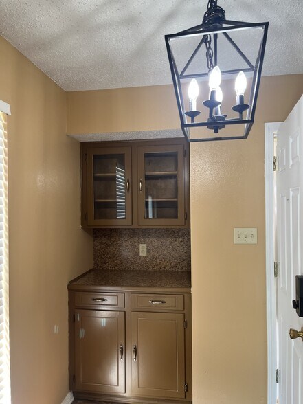 Building Photo - 4708 Longstreet Pl