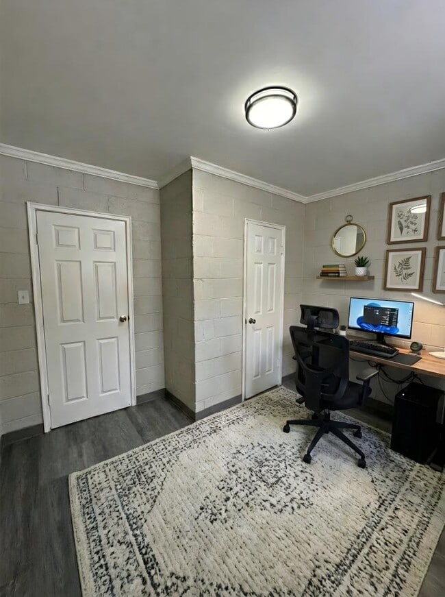 Building Photo - 303 Hay St