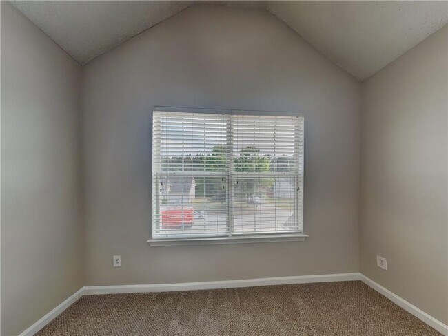 Building Photo - 205 Oak Terrace Dr