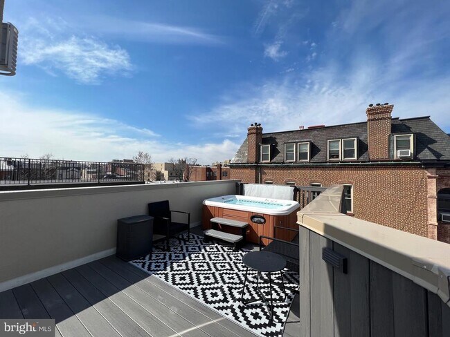 Building Photo - 1616 15th St NW