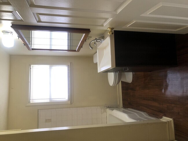 Building Photo - 2003 Seattle Ave