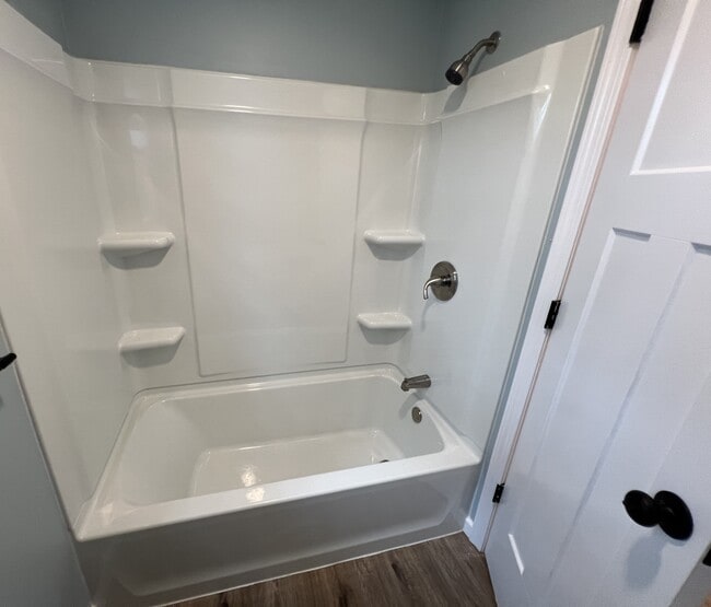 Building Photo - 12 Swiss Dr