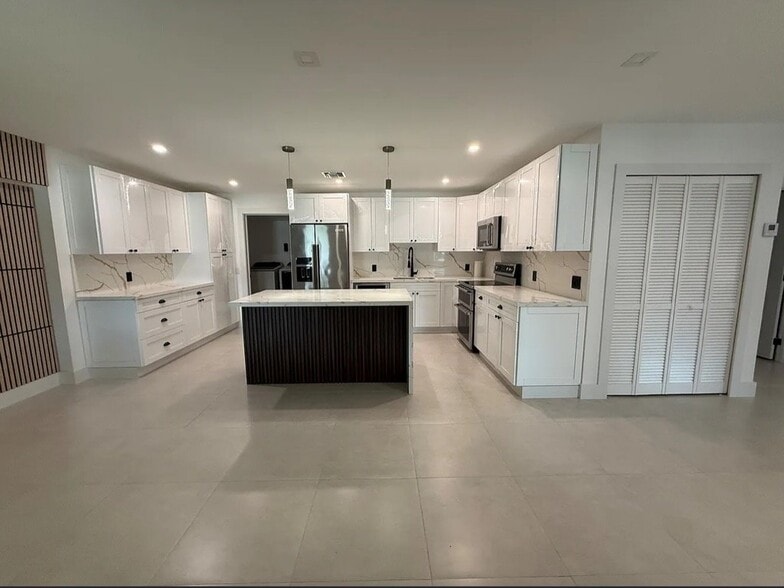 Building Photo - 14273 SW 52nd St