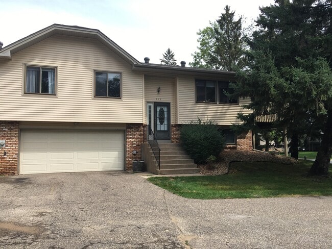 Primary Photo - 939 Sherwood Rd