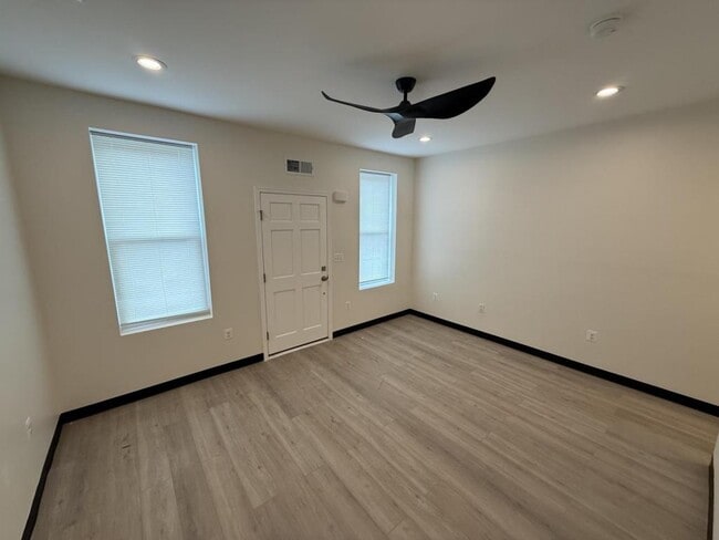 Building Photo - 2078 Druid Park Dr
