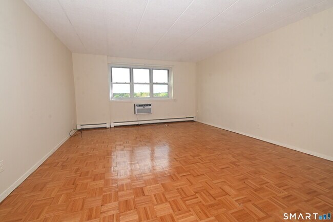 Building Photo - 27 Northill St