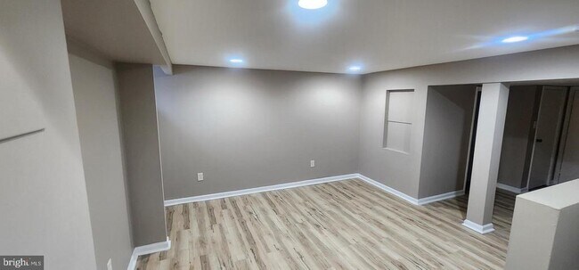 Building Photo - 7065 Eastbrook Ave