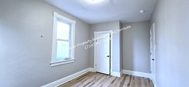 Building Photo - 1429 Hall Ave