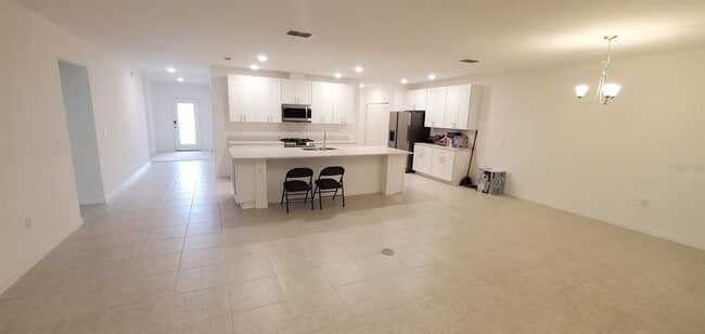 Building Photo - 1151 Oak Bluff Dr