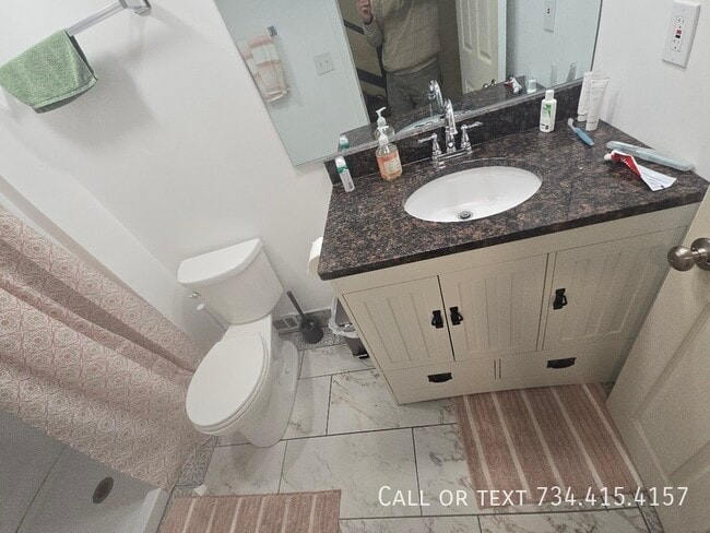 Building Photo - 818 Packard St