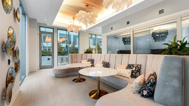 Building Photo - 225 1st Ave N